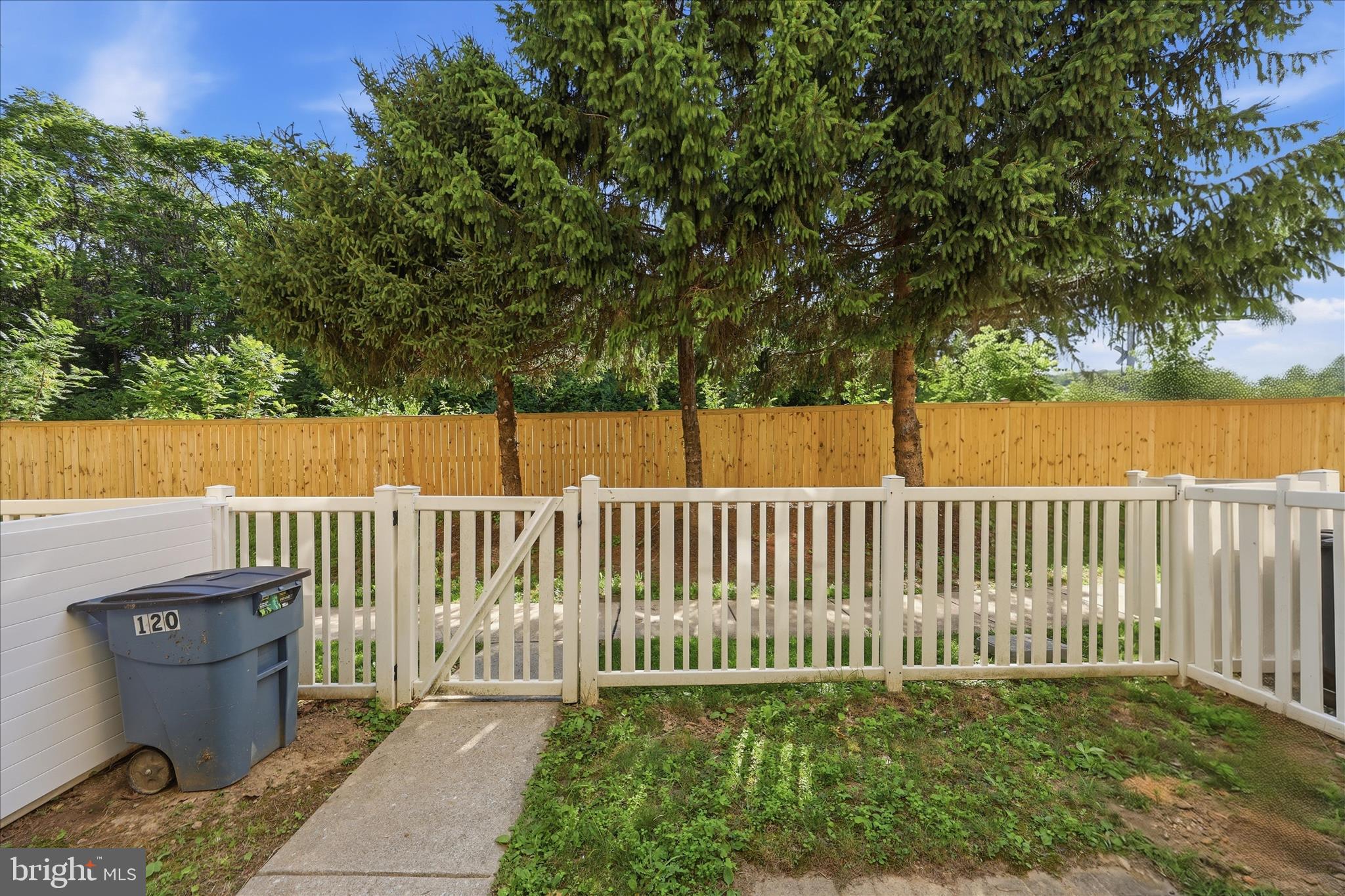 ALTAMONT GARDENS - Residential