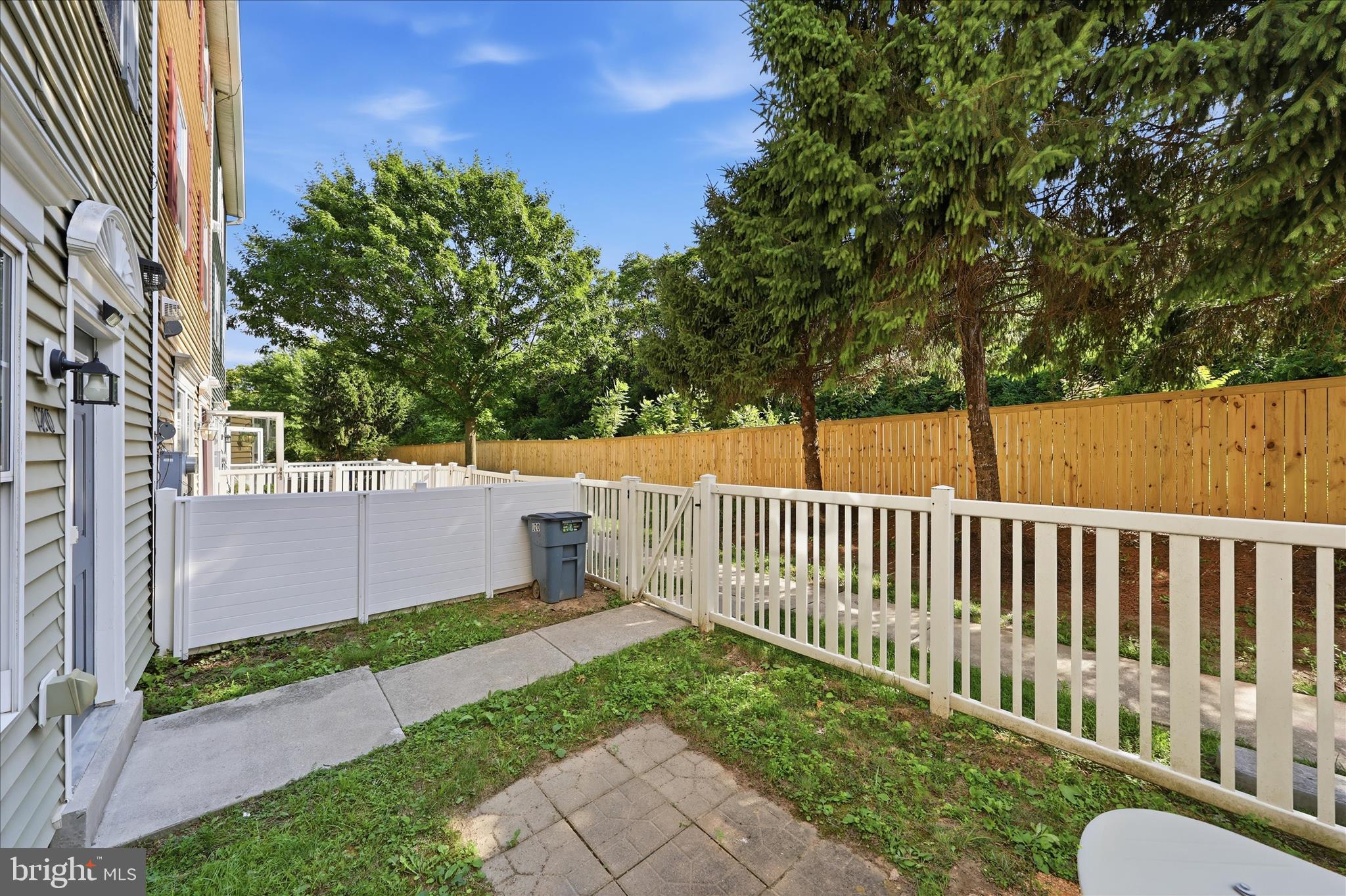 ALTAMONT GARDENS - Residential