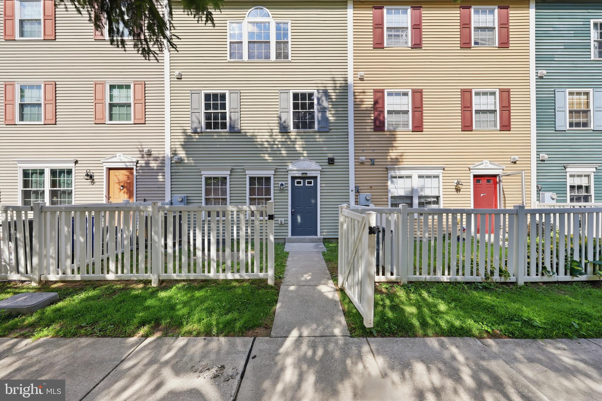 ALTAMONT GARDENS - Residential