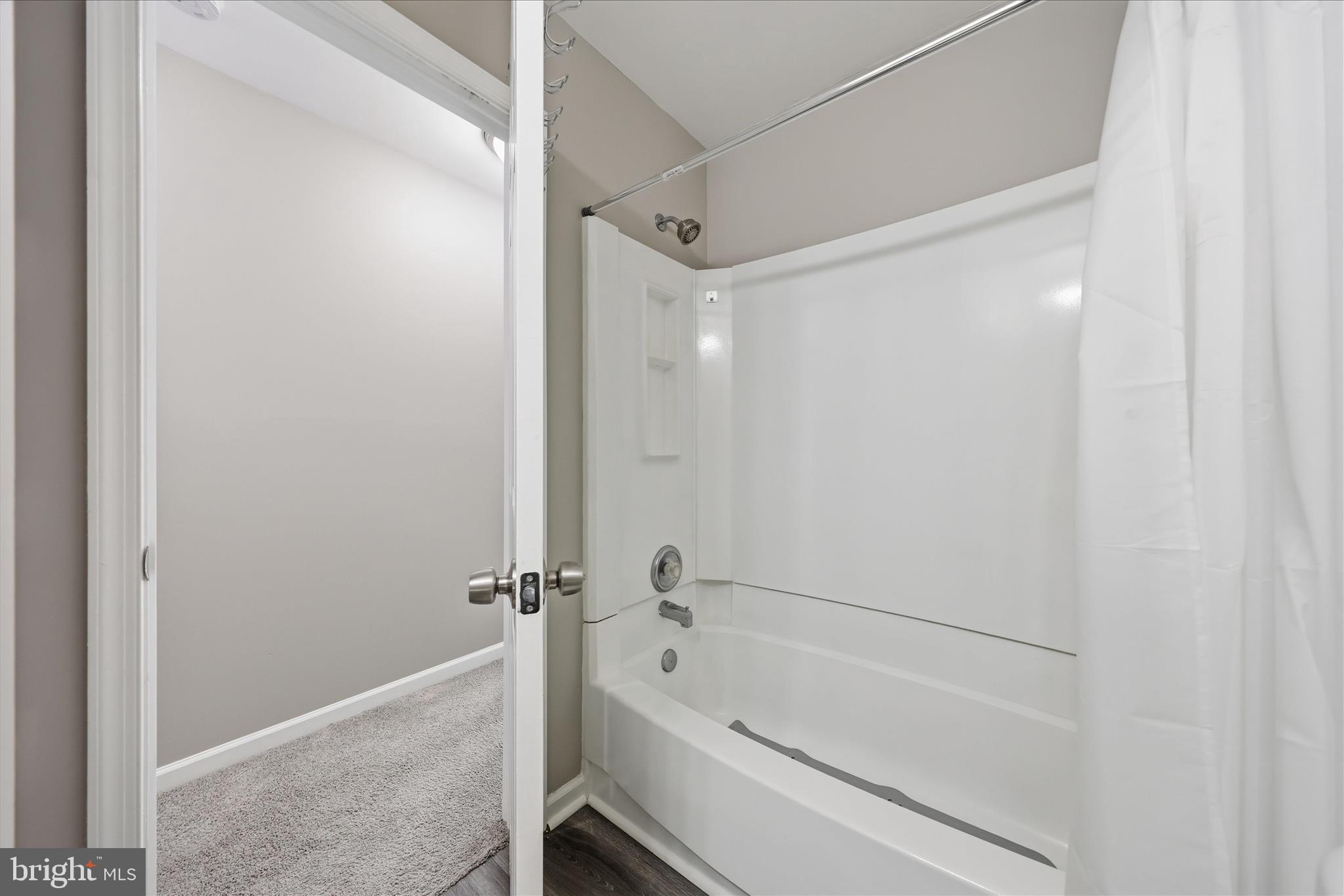 ALTAMONT GARDENS - Residential