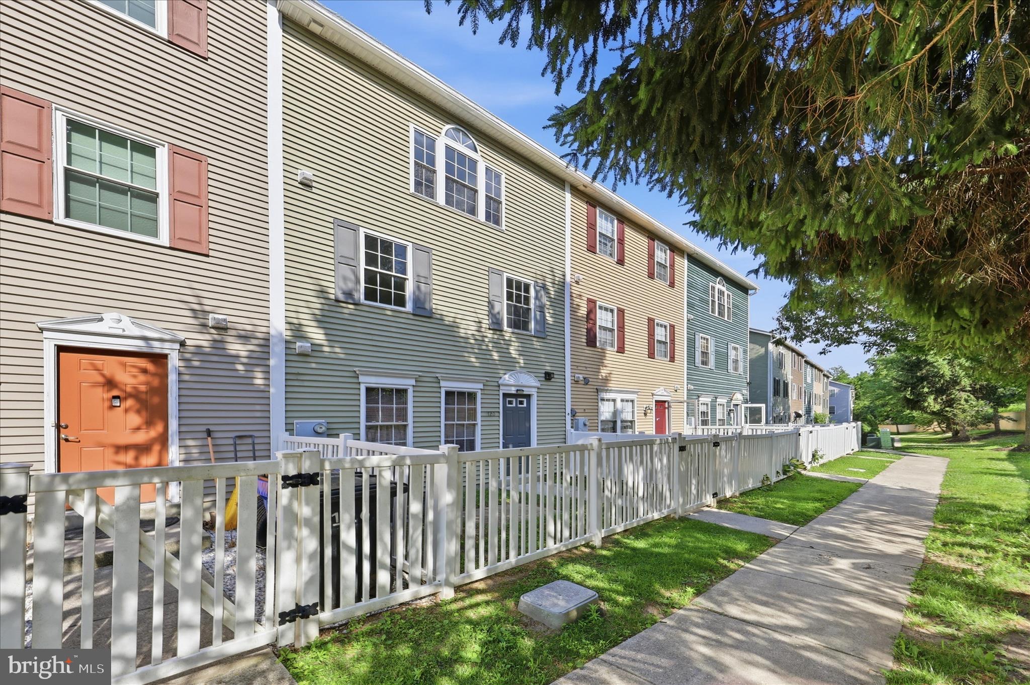 ALTAMONT GARDENS - Residential