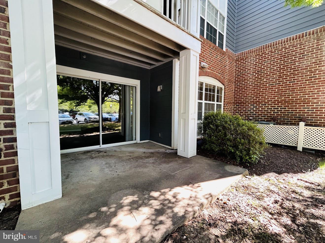 S.GLEN AT UNIVERSITY CTR - Residential Lease