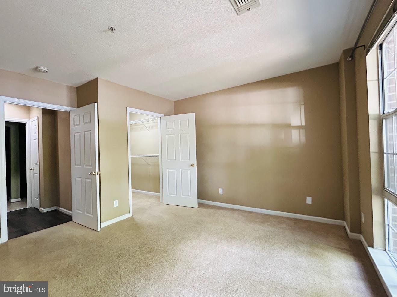 S.GLEN AT UNIVERSITY CTR - Residential Lease
