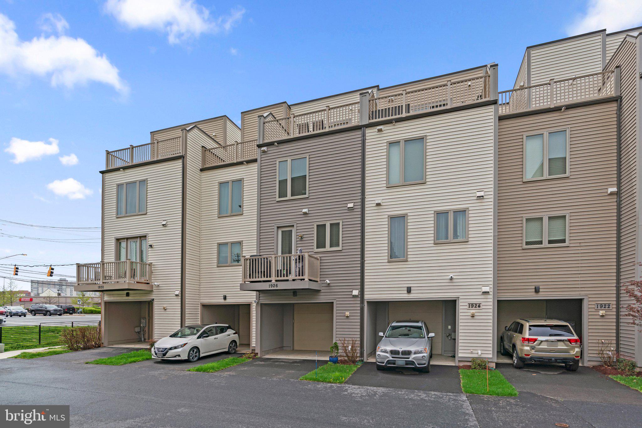 CHAPMAN ROW AT TWINBROOK METRO - Residential Lease