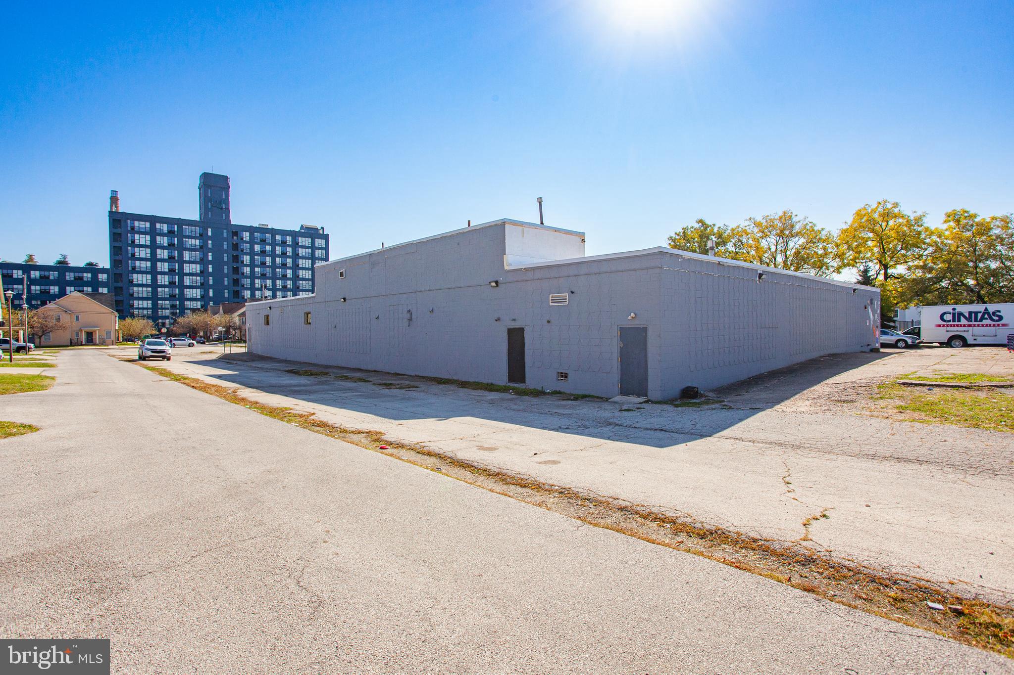 NORTHERN LIBERTIES - Commercial Sale