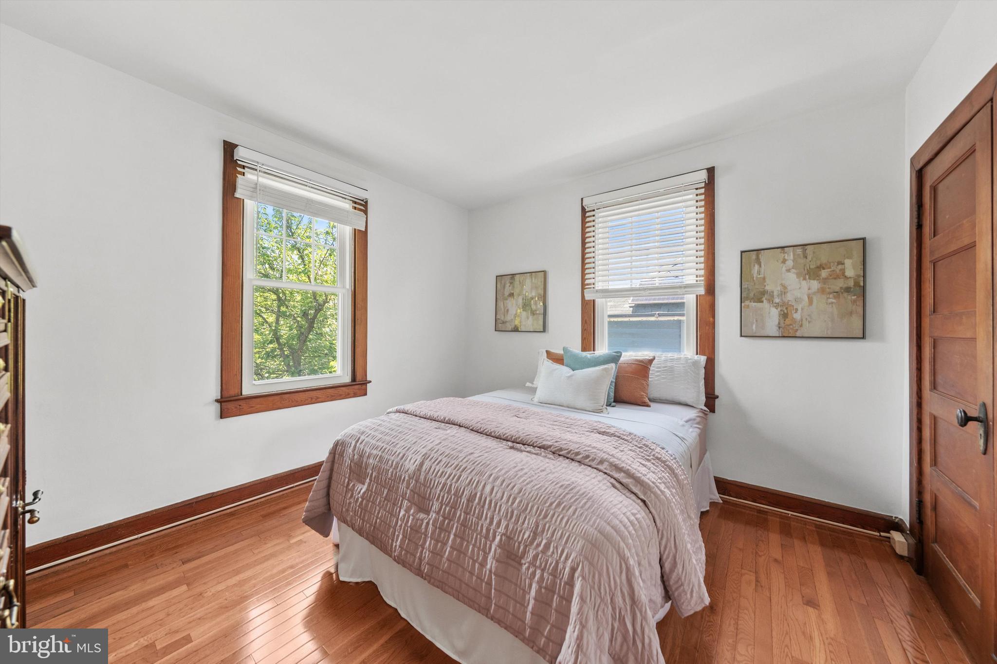 MANOR PARK - Residential