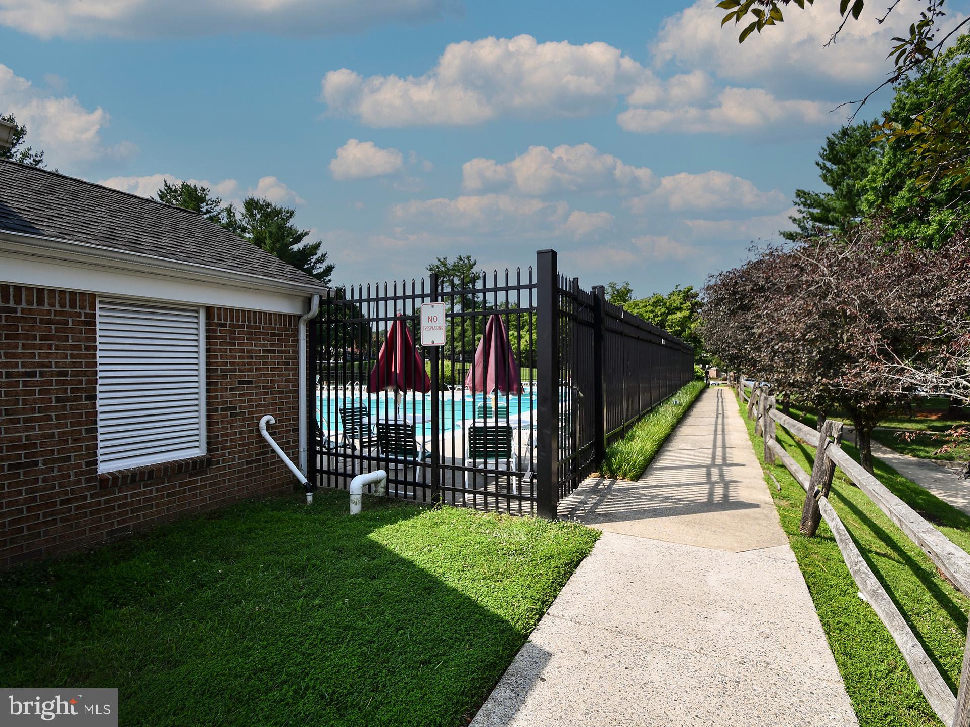 WATERS EDGE AT NORTH LAKE - Residential