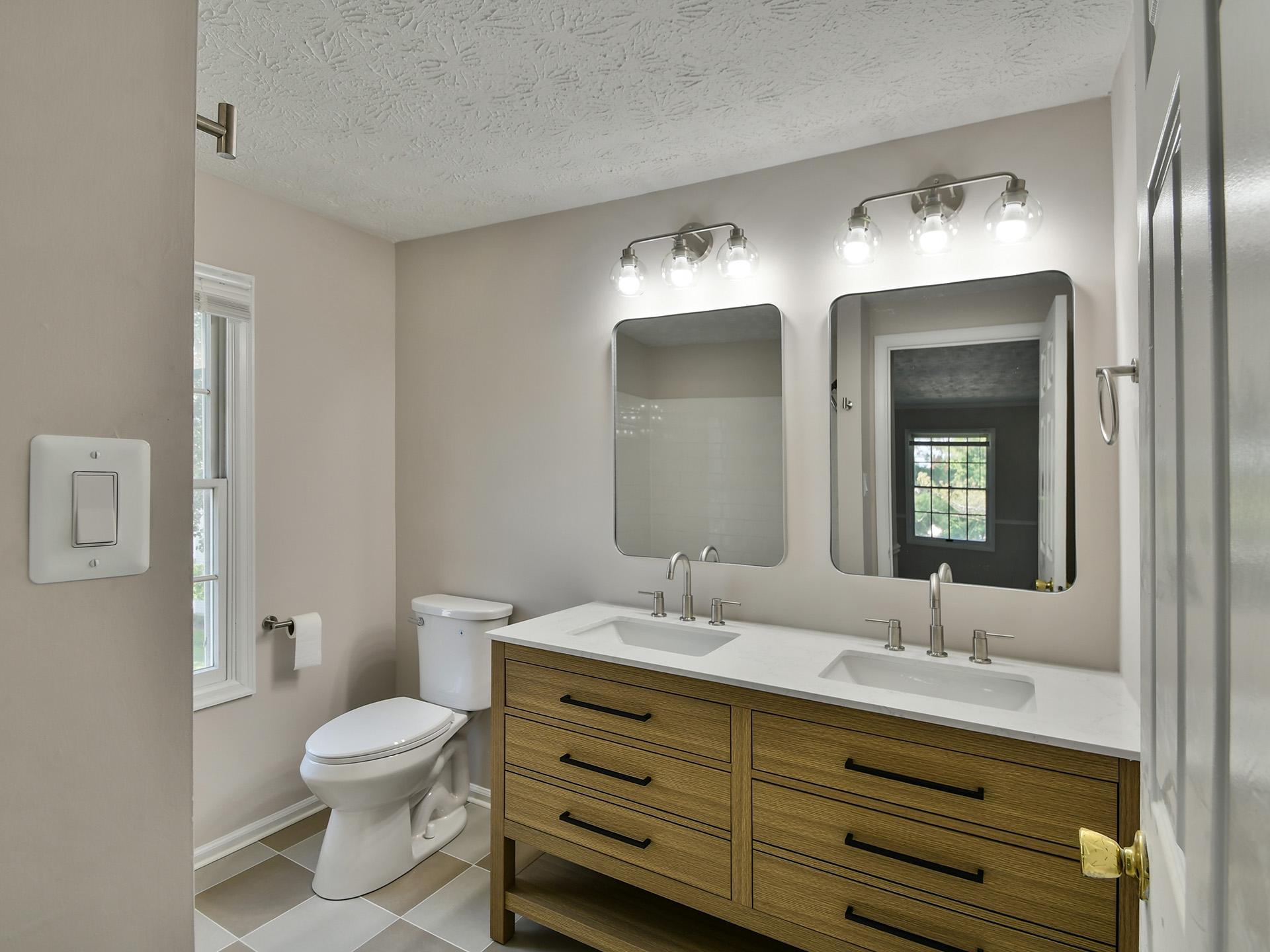 WATERS EDGE AT NORTH LAKE - Residential