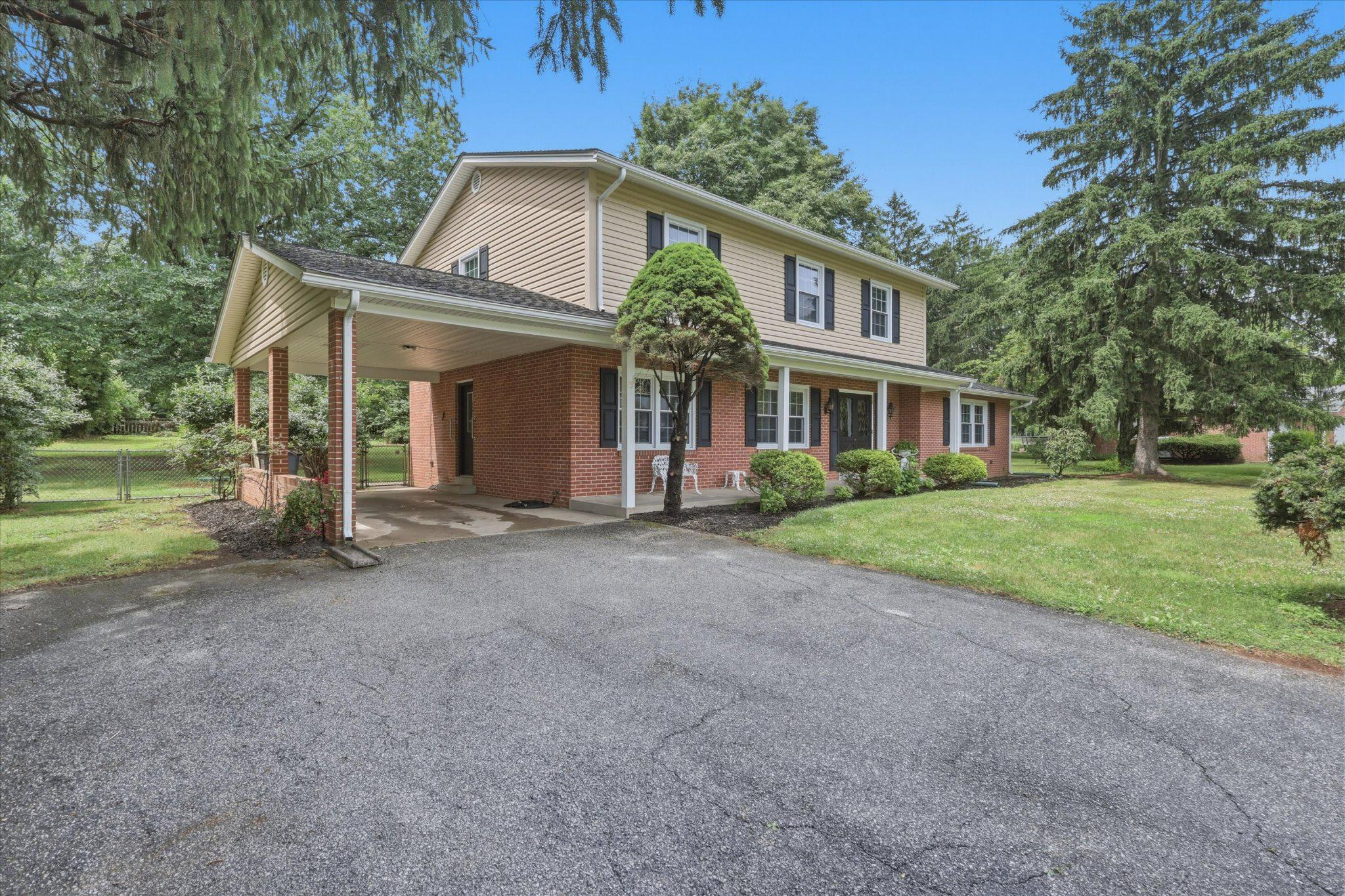 CLOVER HILL - Residential