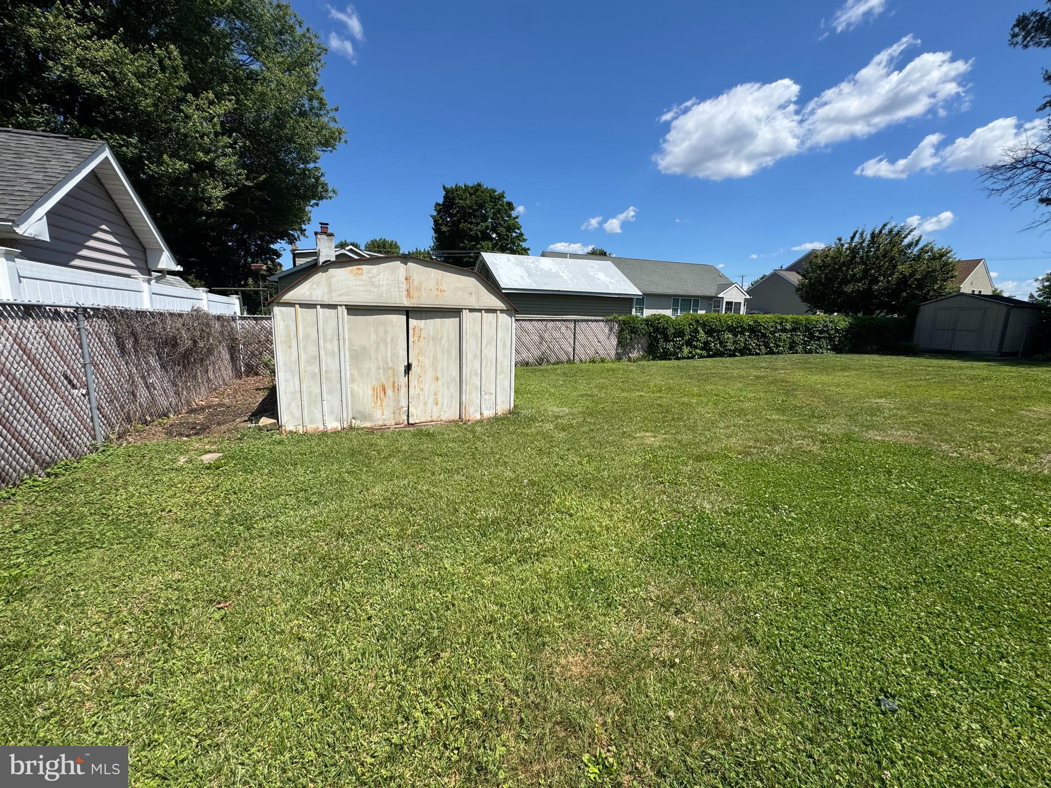 LANGHORNE GDNS - Residential