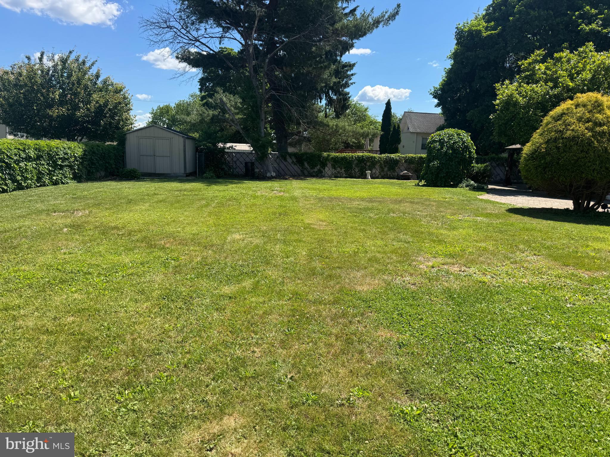 LANGHORNE GDNS - Residential