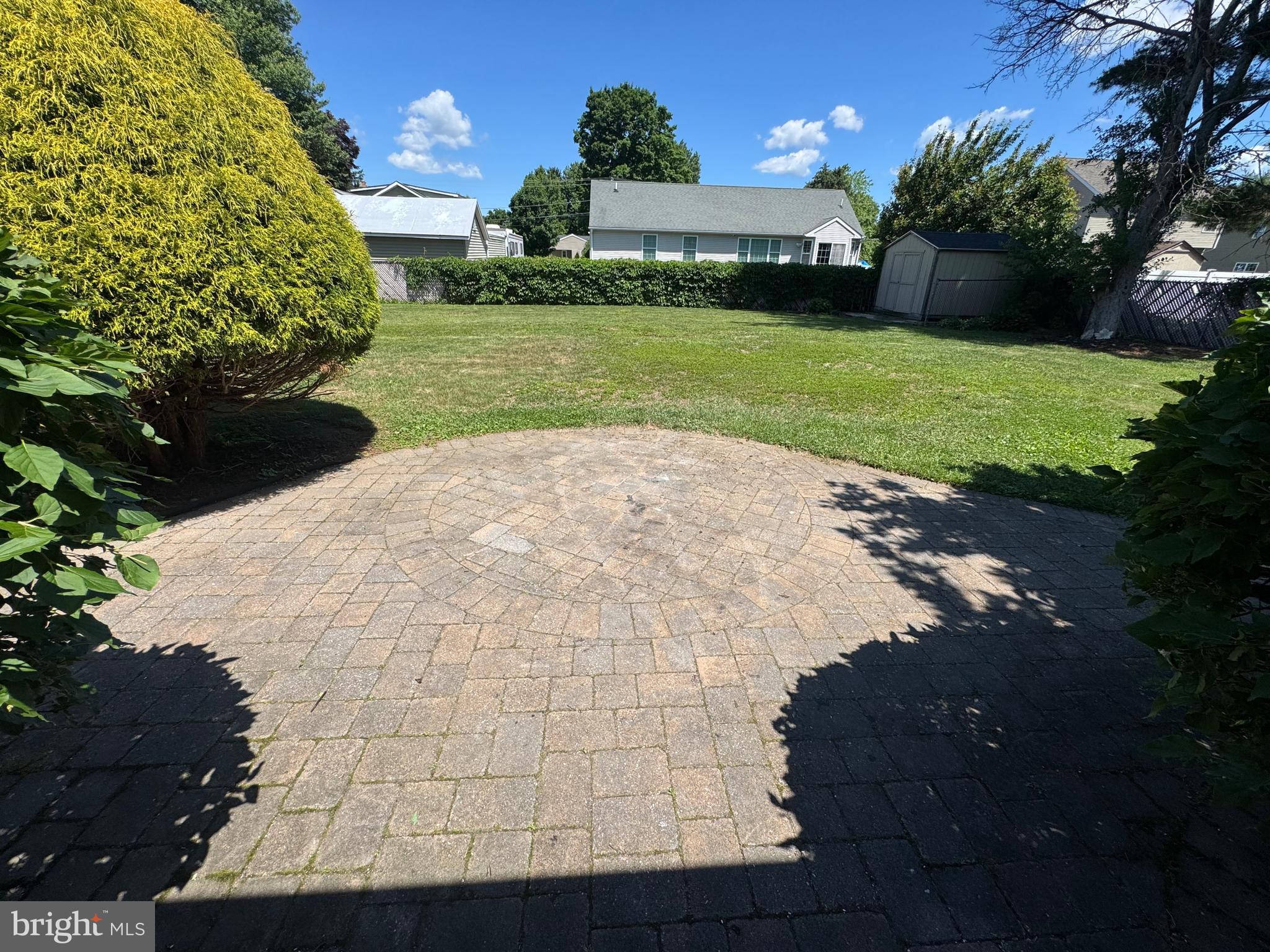 LANGHORNE GDNS - Residential