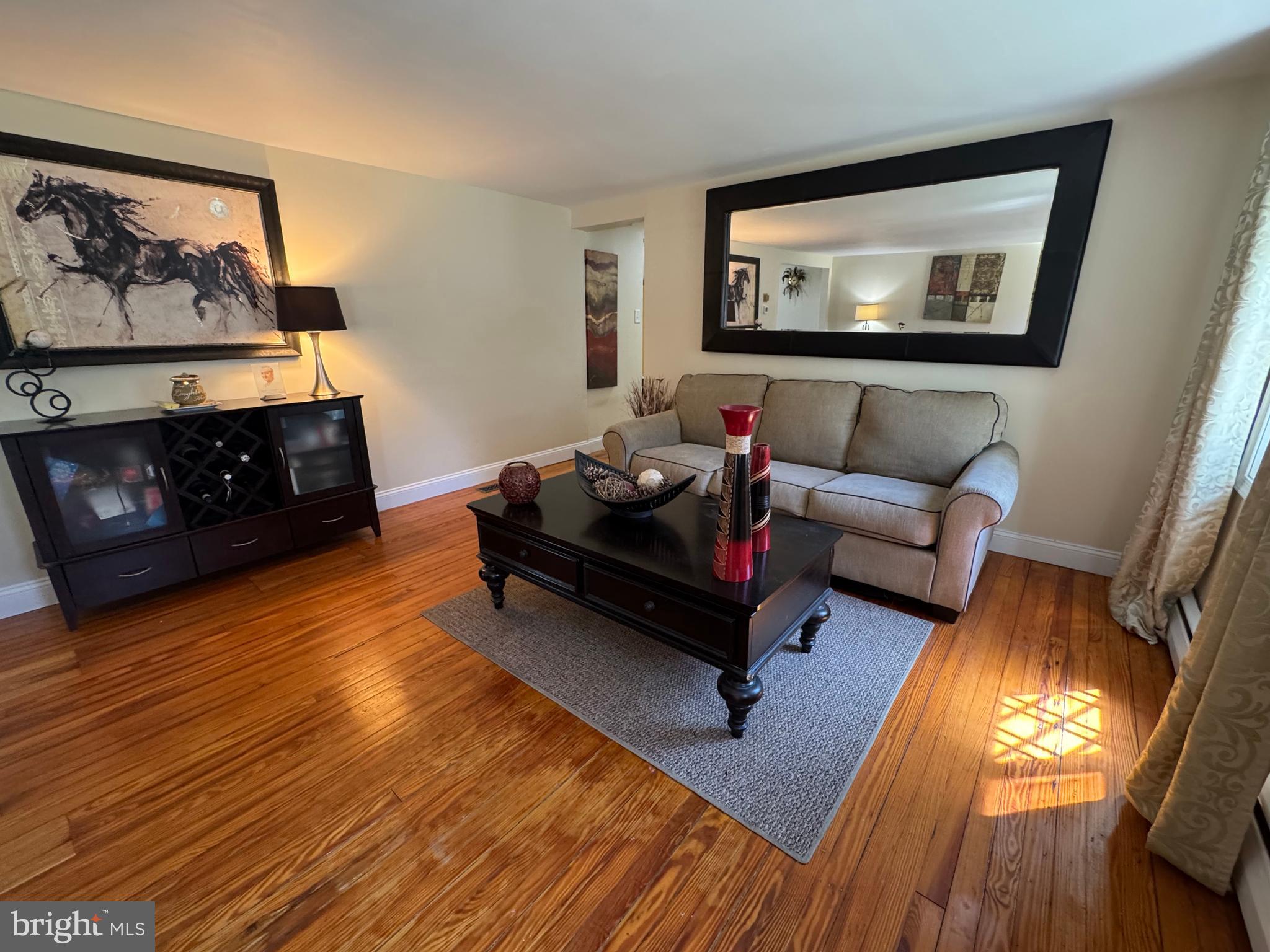 LANGHORNE GDNS - Residential