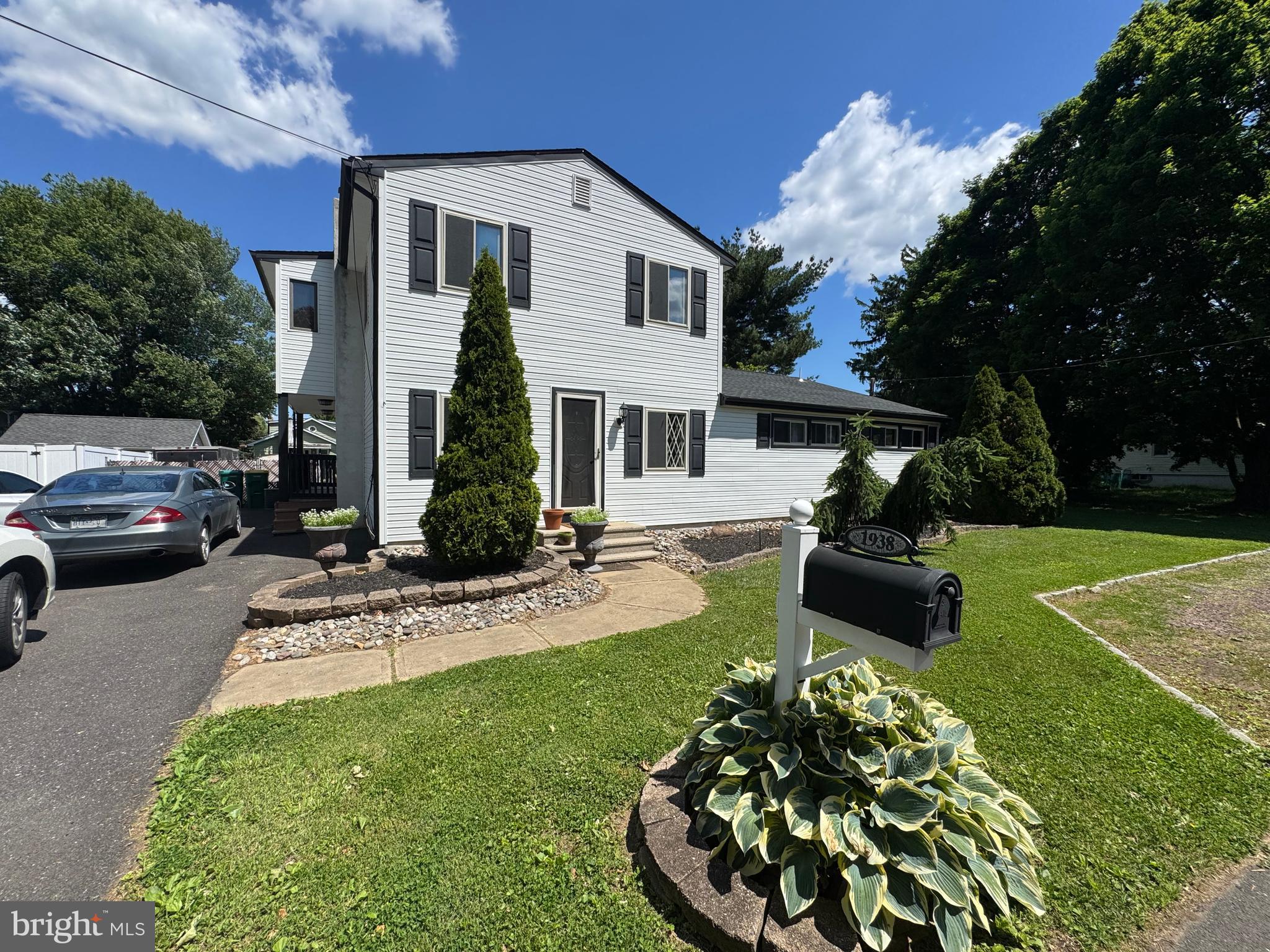 LANGHORNE GDNS - Residential