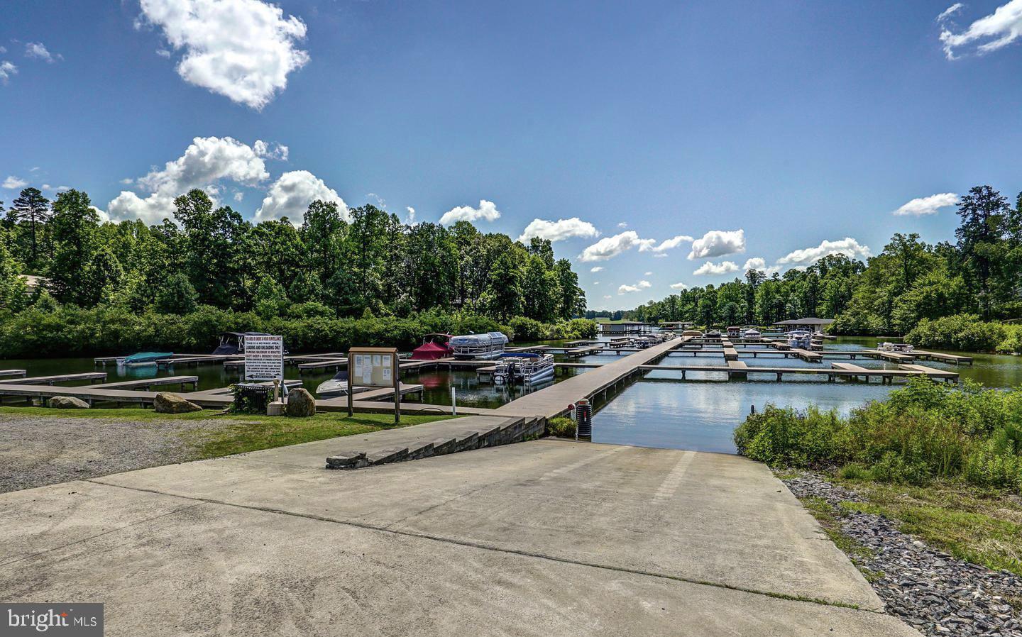 THE WATERS AT LAKE ANNA - Residential