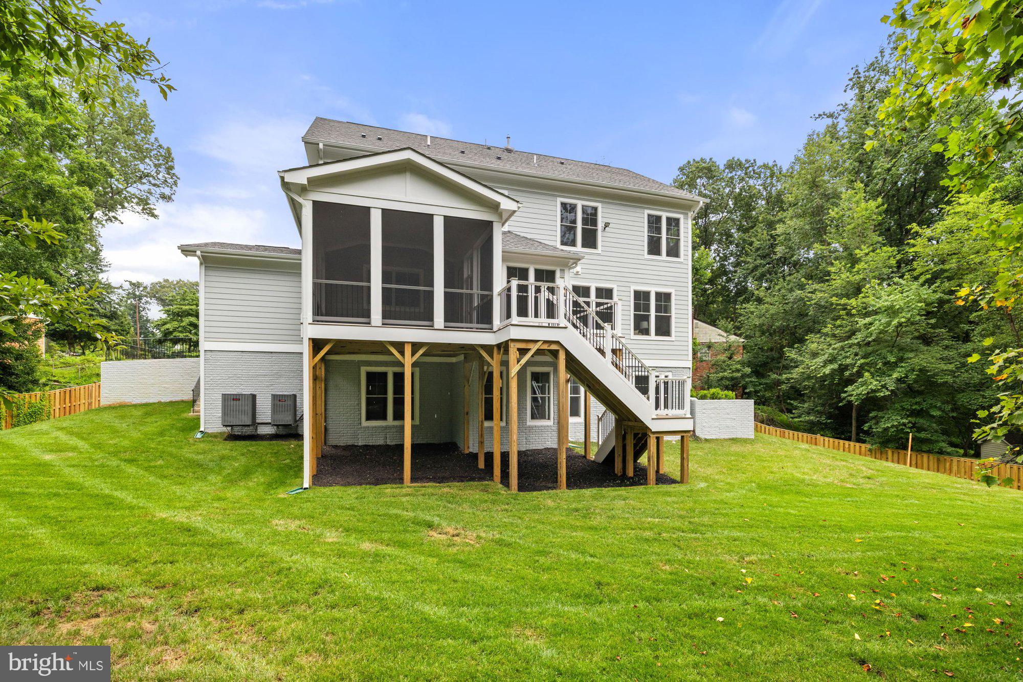 LAUREL RIDGE CROSSING - Residential