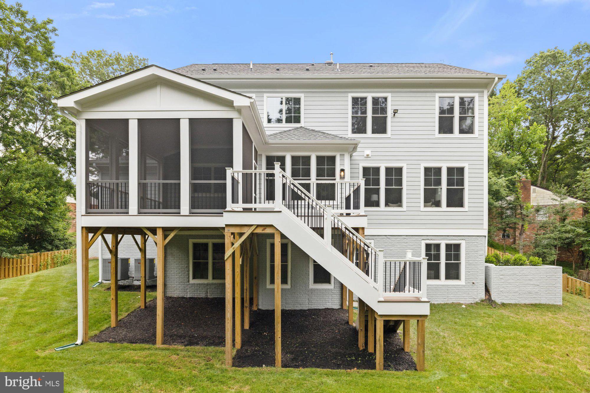 LAUREL RIDGE CROSSING - Residential