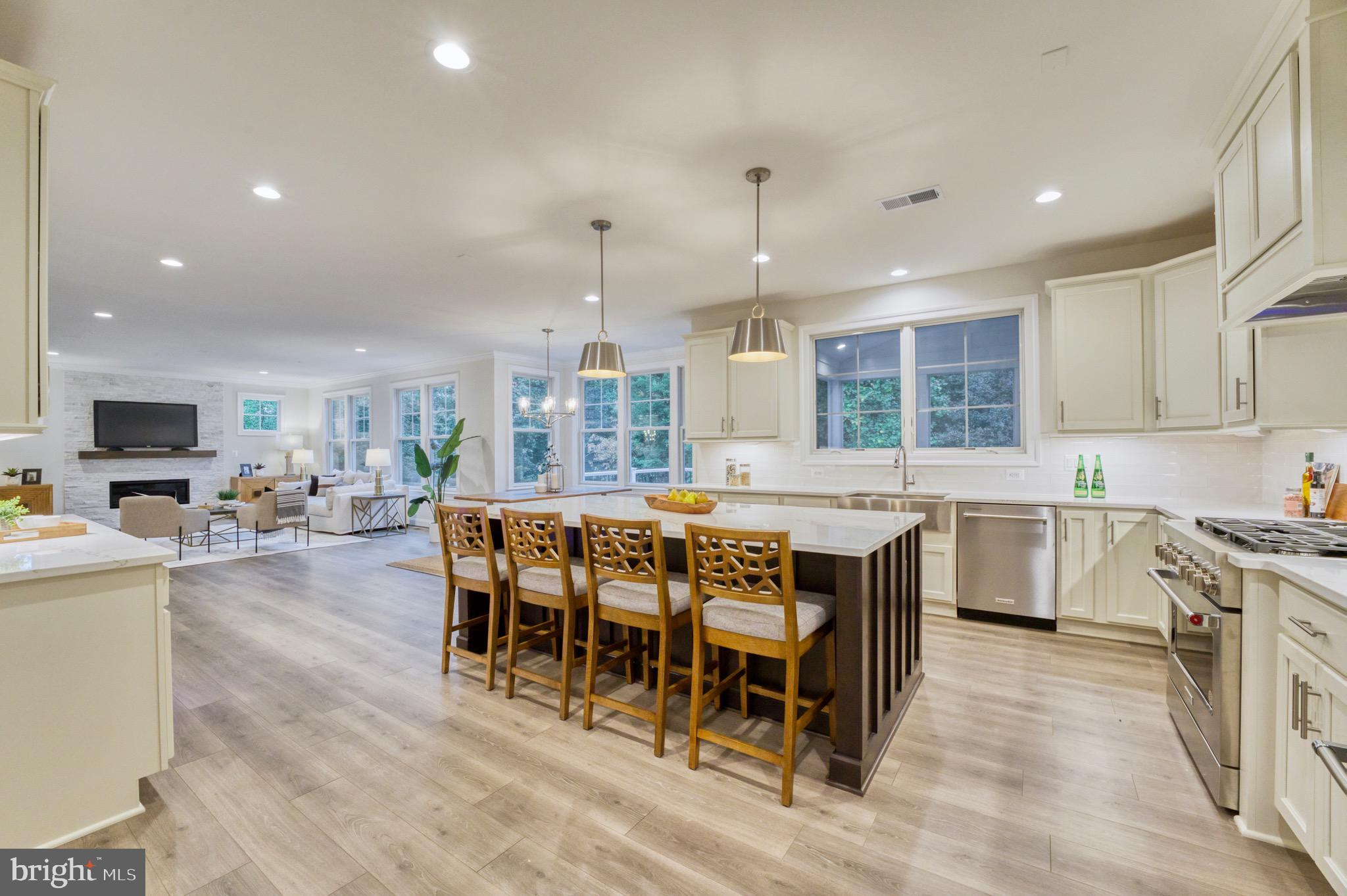 LAUREL RIDGE CROSSING - Residential