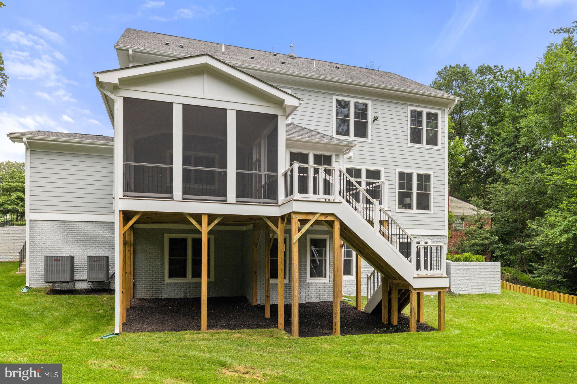 LAUREL RIDGE CROSSING - Residential