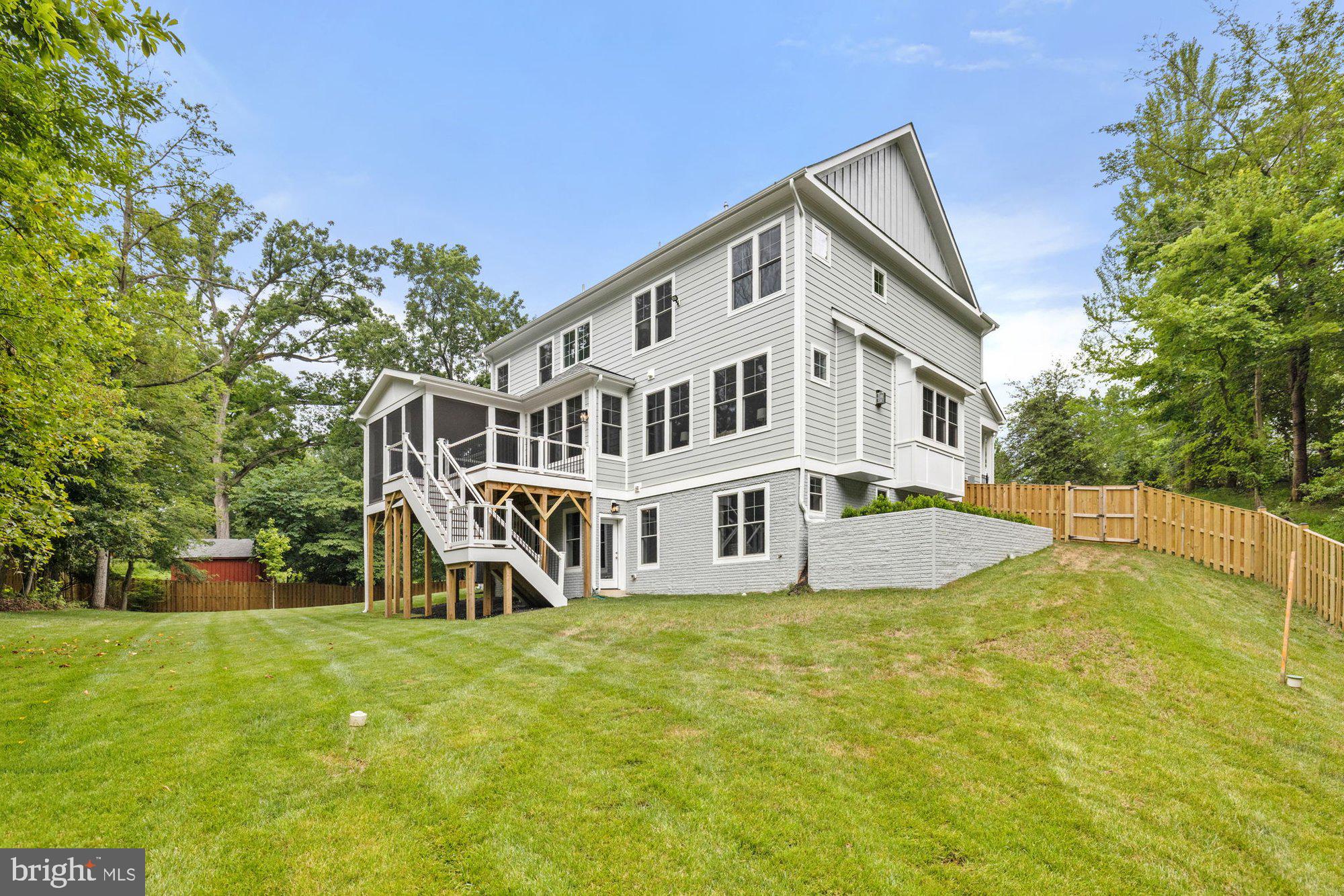 LAUREL RIDGE CROSSING - Residential
