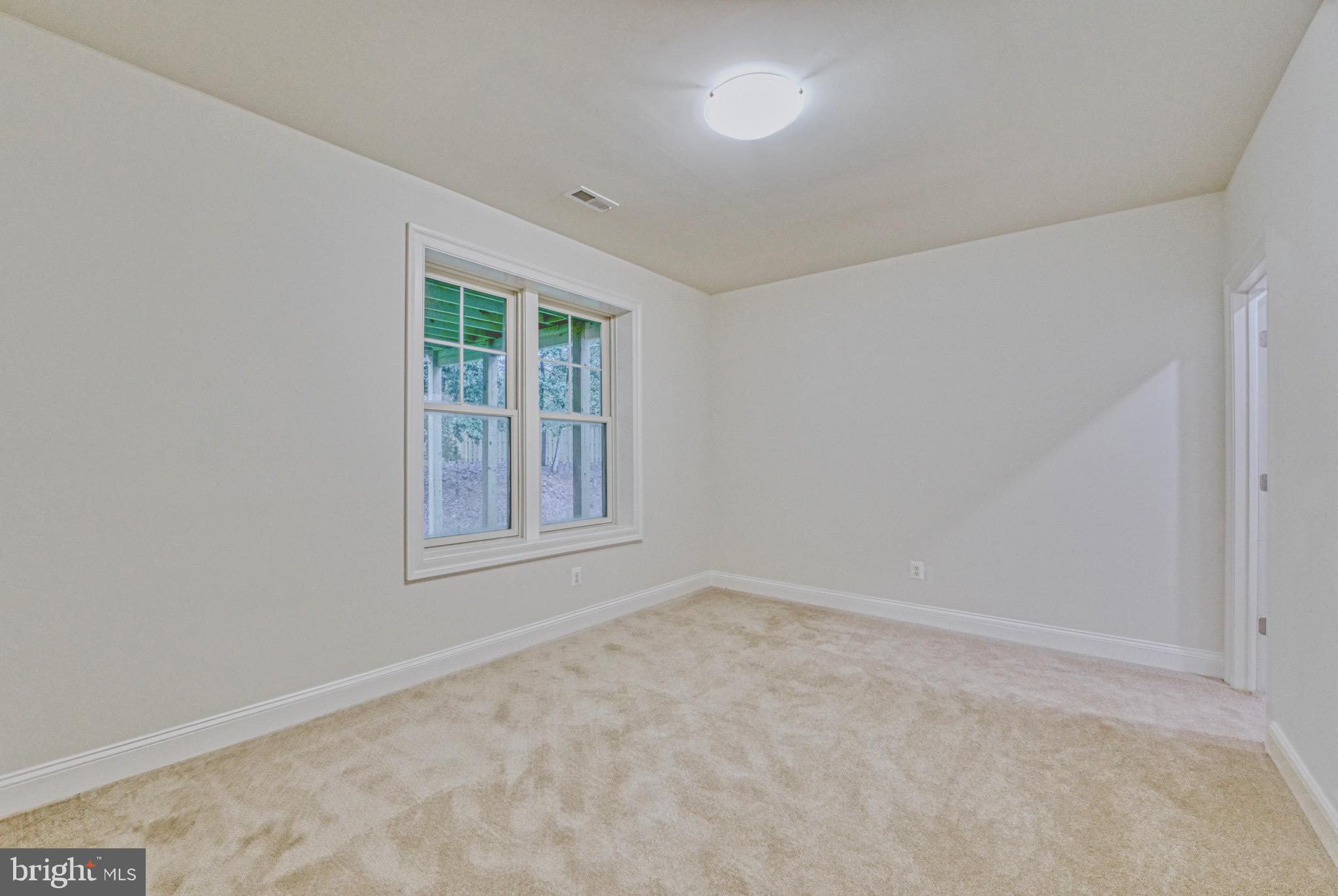 LAUREL RIDGE CROSSING - Residential