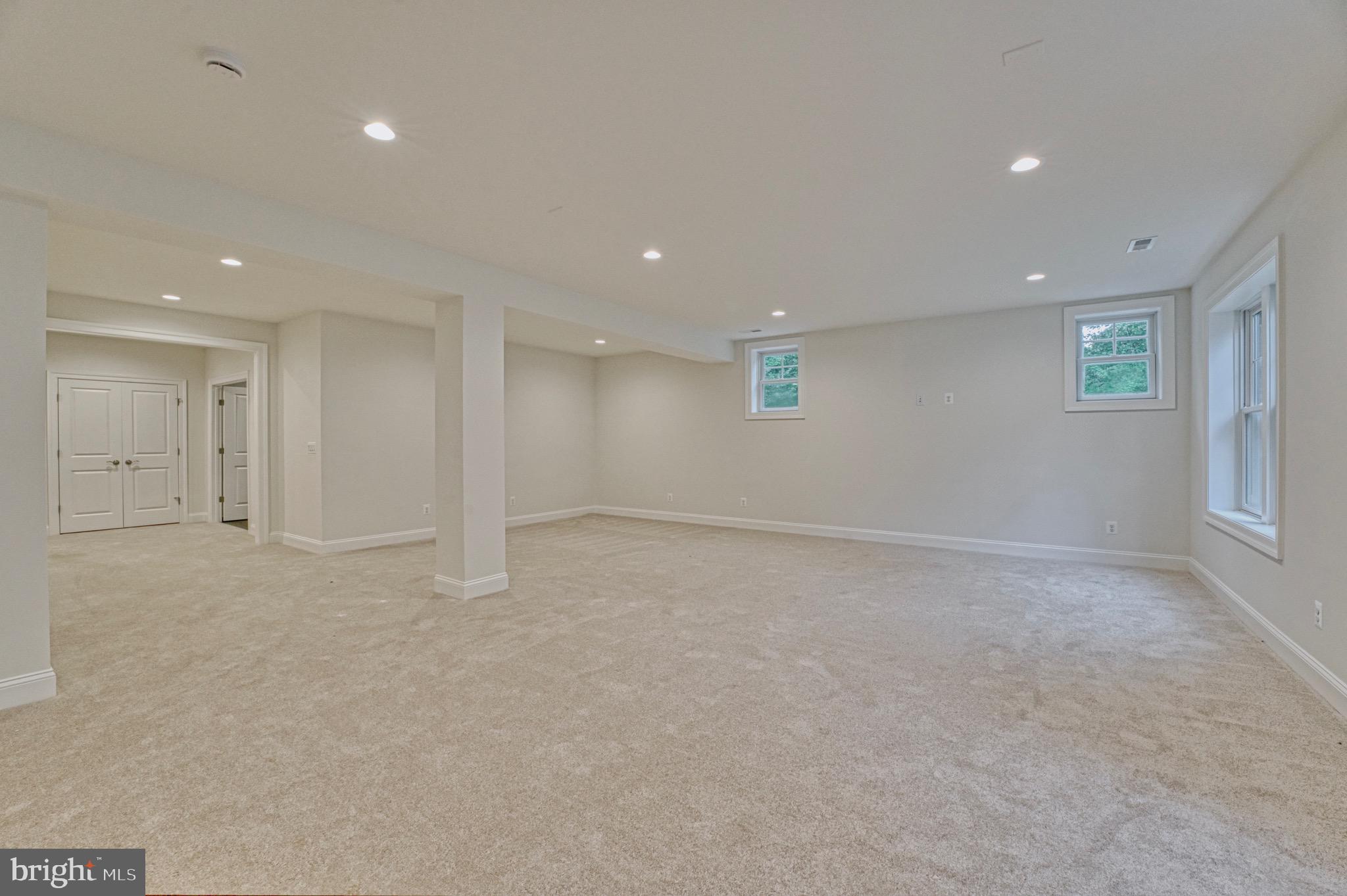 LAUREL RIDGE CROSSING - Residential