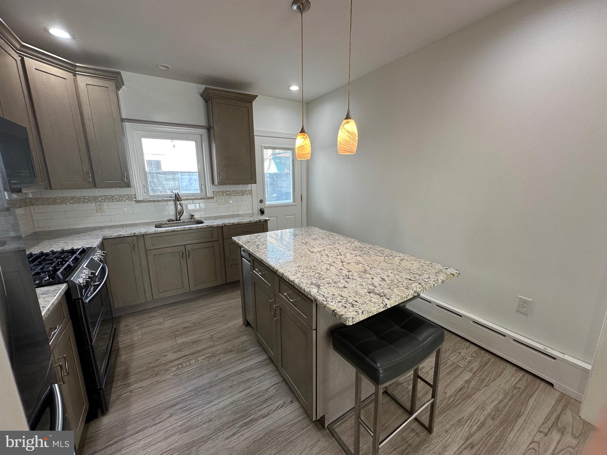 LOWER MOYAMENSING - Residential