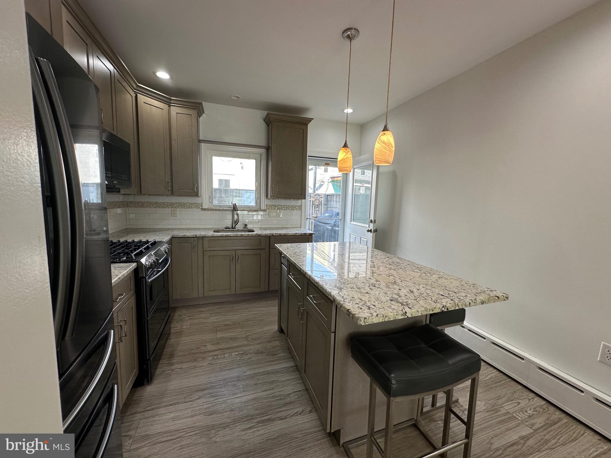 LOWER MOYAMENSING - Residential