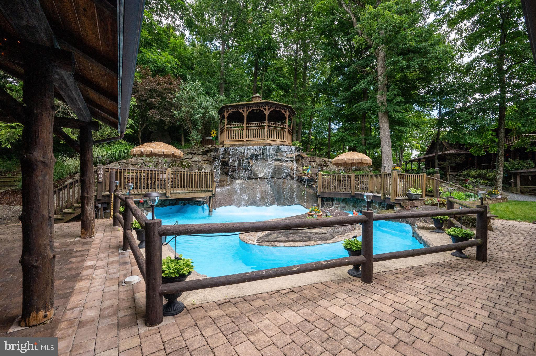 WHITFORD HILL - Residential