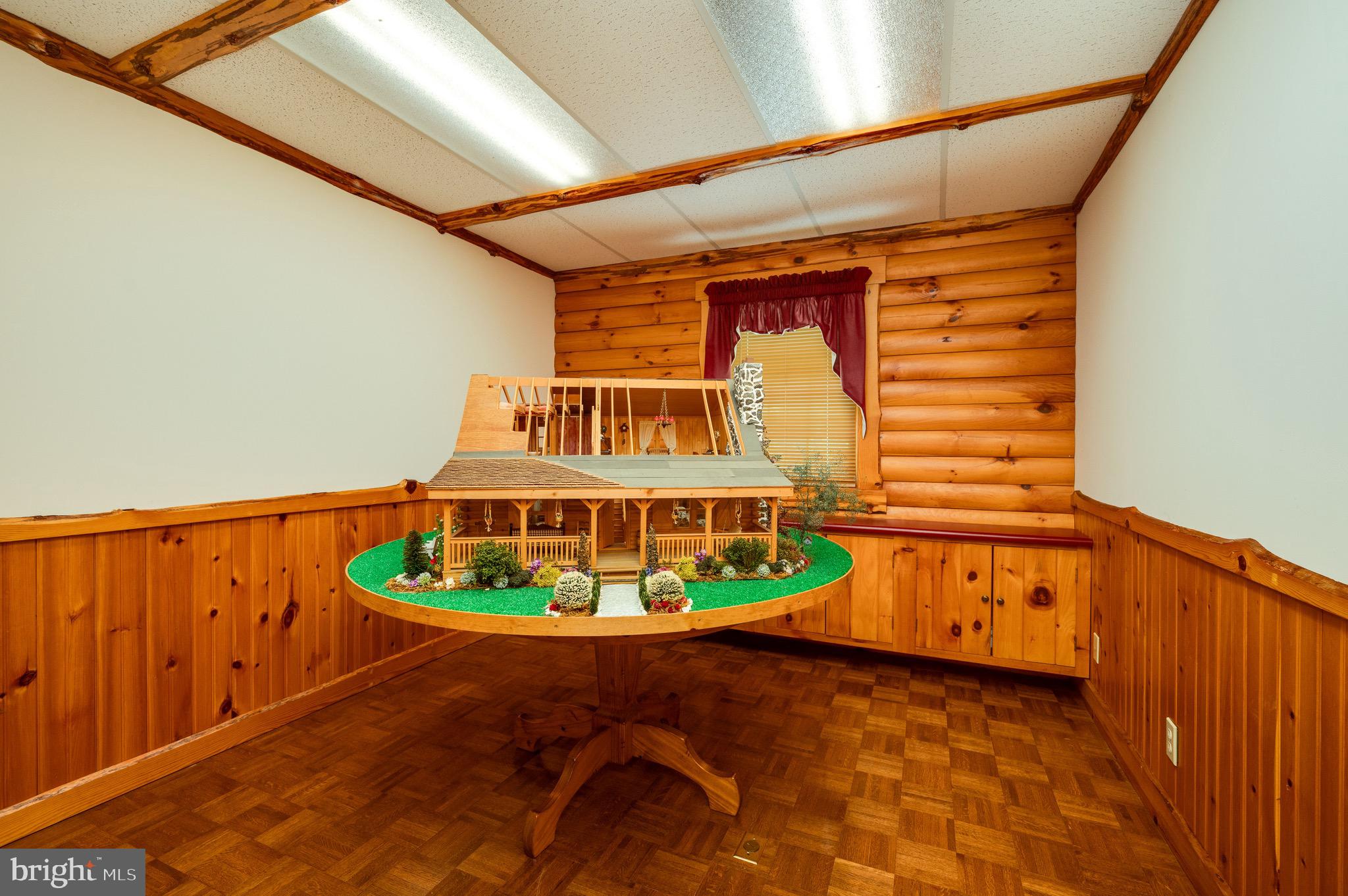 WHITFORD HILL - Residential