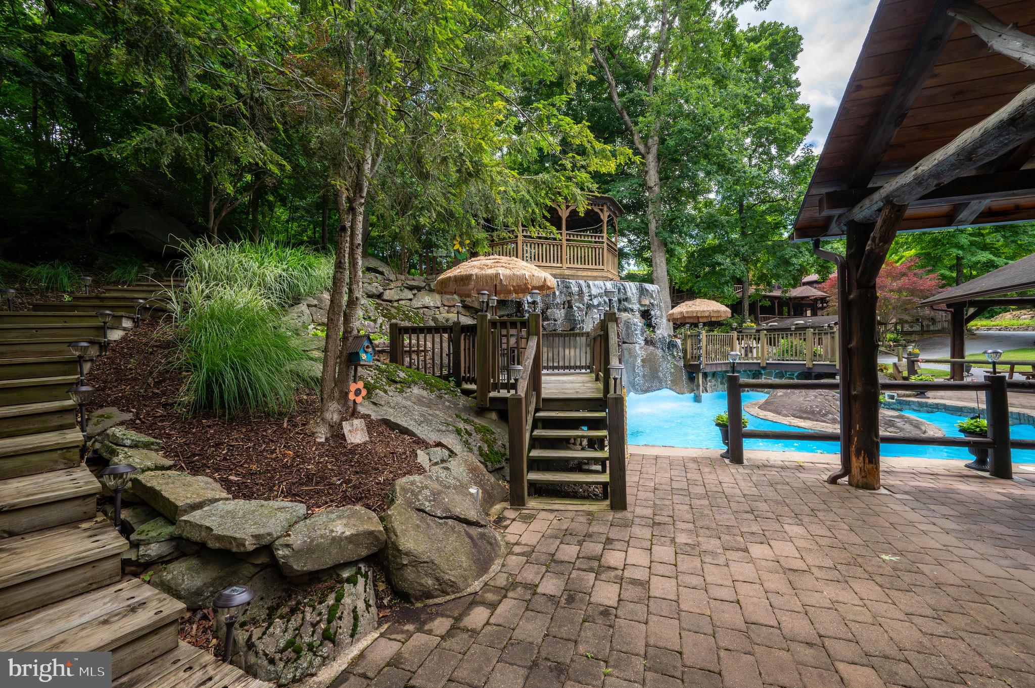 WHITFORD HILL - Residential