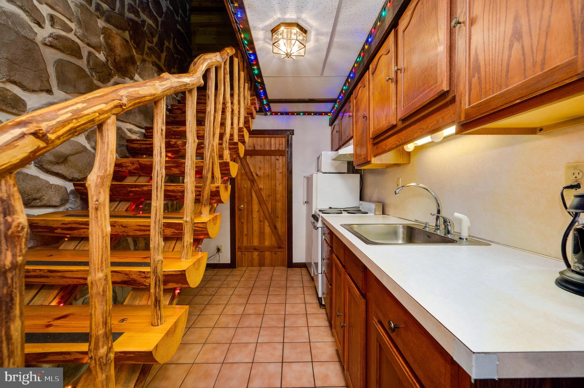 WHITFORD HILL - Residential