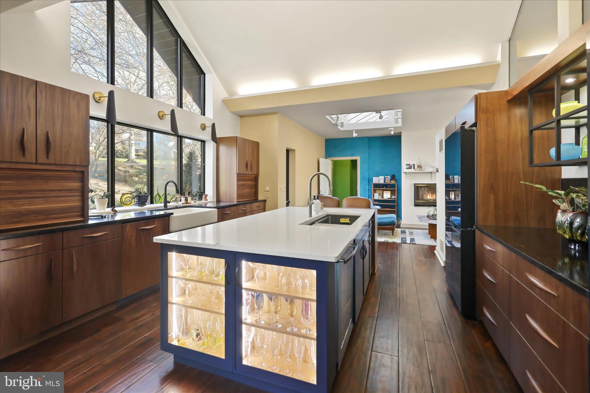 SCHOOL LANE HILLS - Residential