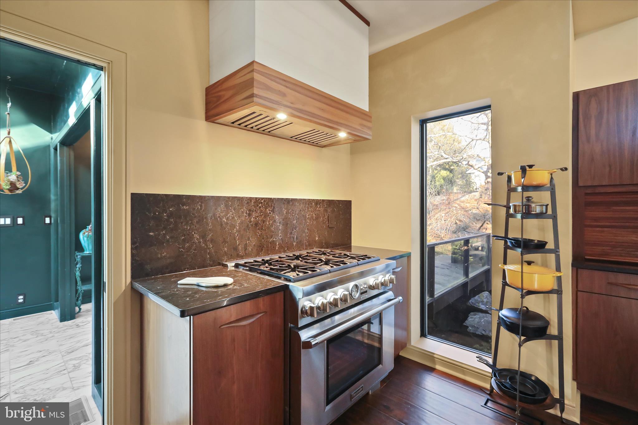 SCHOOL LANE HILLS - Residential