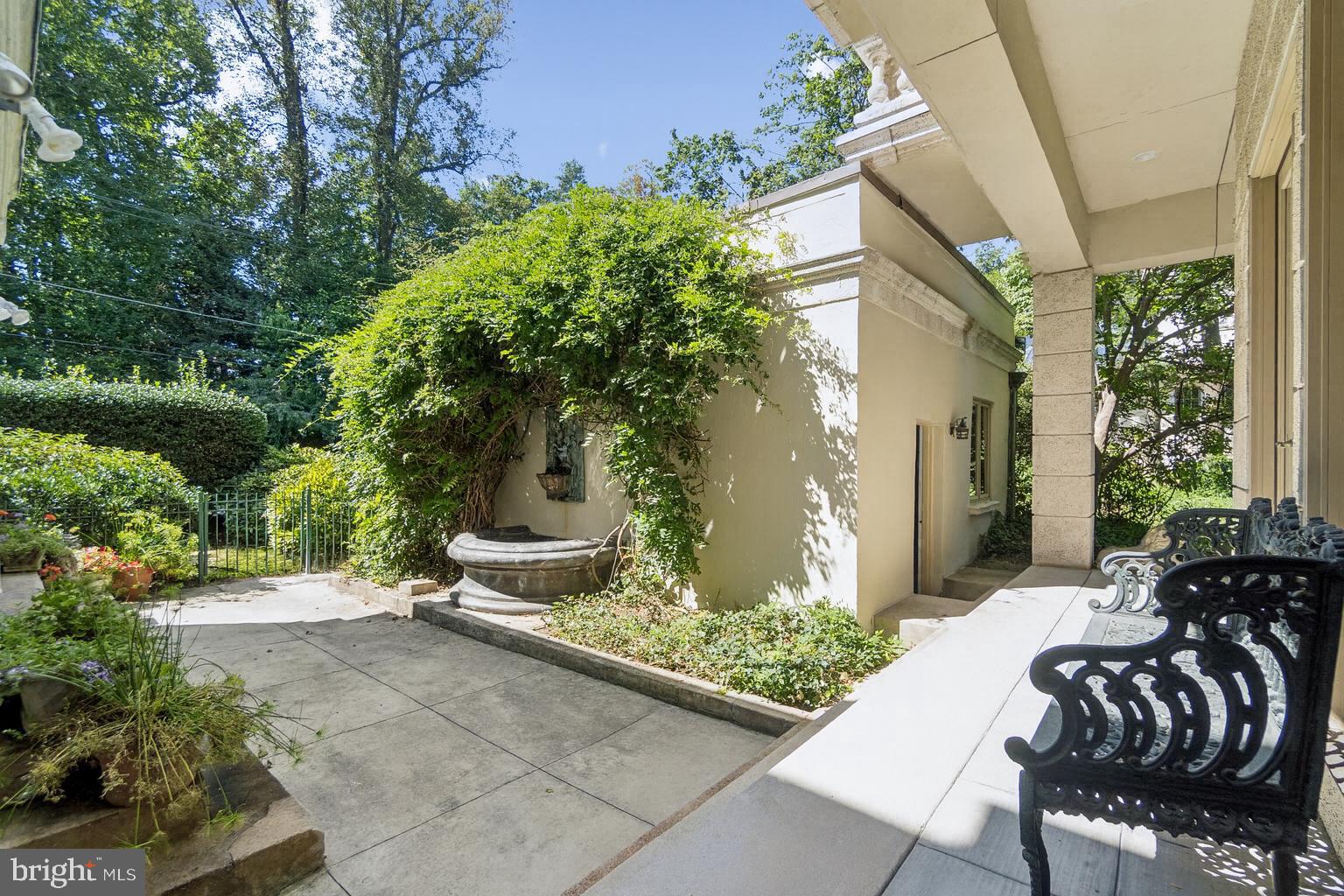 CHEVY CHASE - Residential