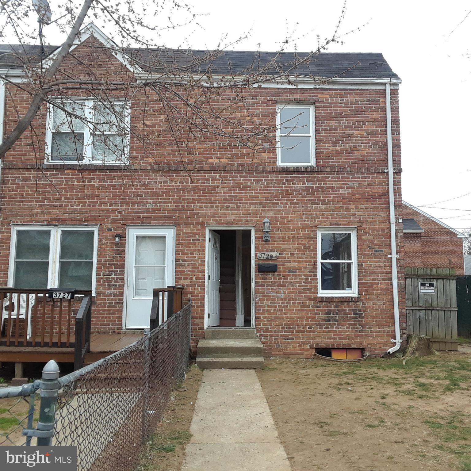 Don't miss this fantastic home! Enjoy spacious room sizes, wood floors and lots of natural light. The basement offers space for storage or additional living area. The front and rear yards present tons of space for warm weather outdoor entertaining! A great location just minutes from shopping, entertainment and schools!