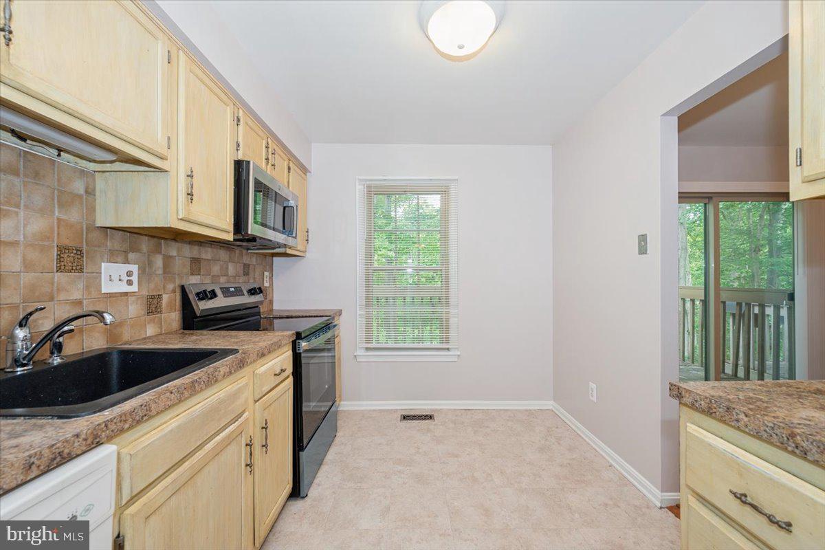 SHADOW OAK - Residential