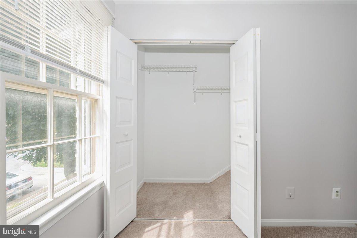 SHADOW OAK - Residential