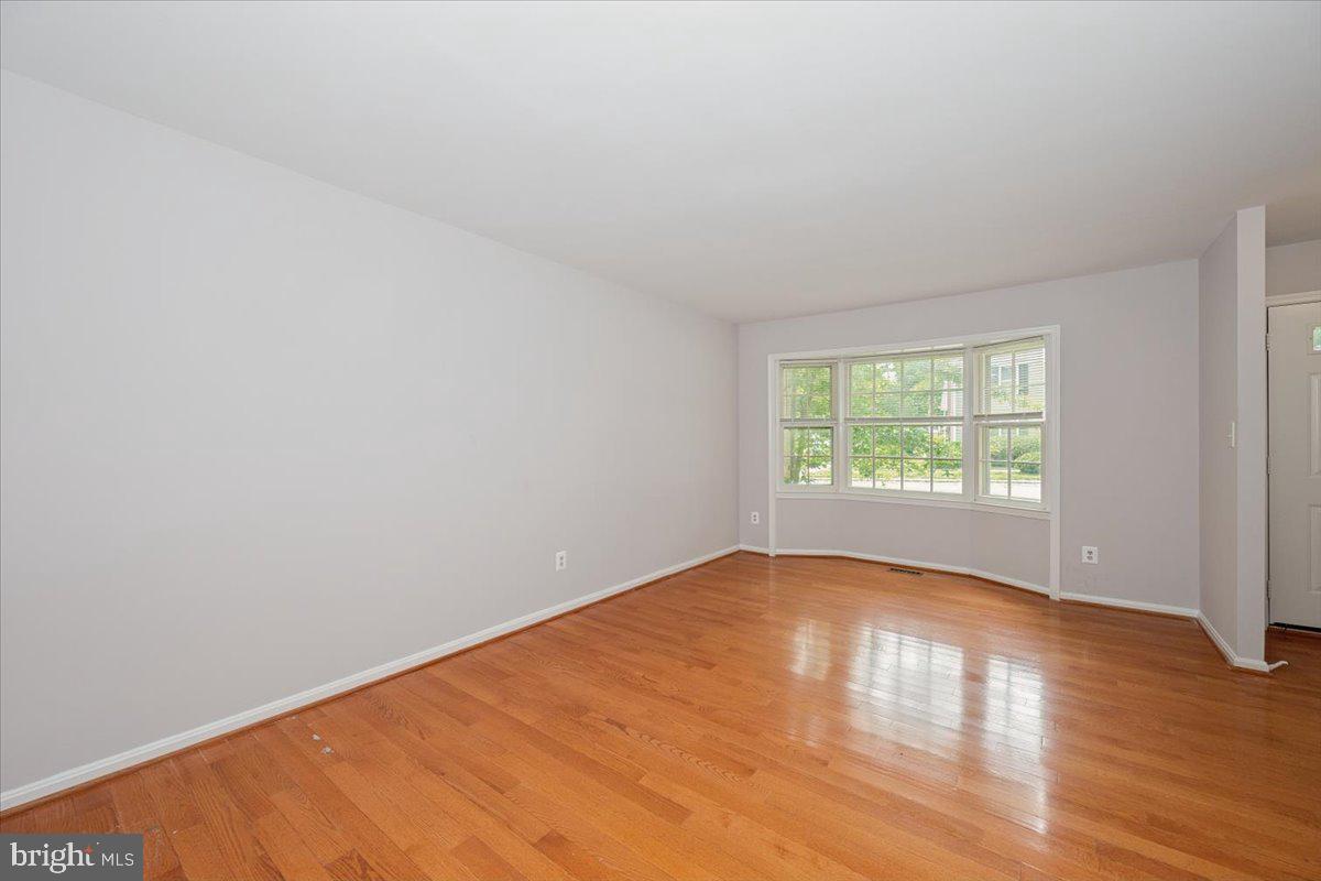 SHADOW OAK - Residential