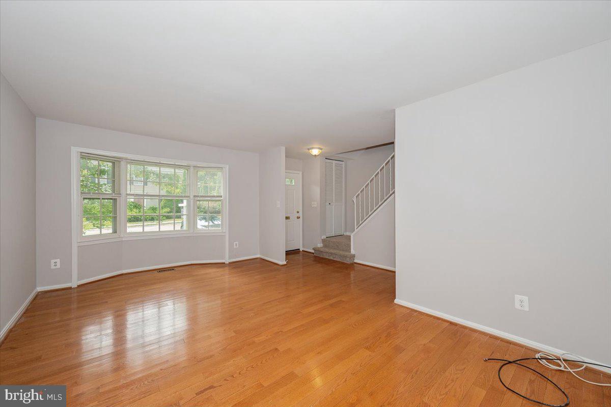 SHADOW OAK - Residential