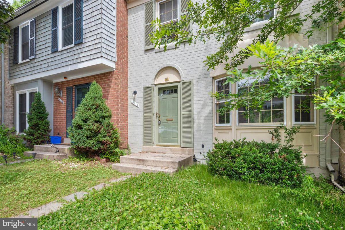 SHADOW OAK - Residential