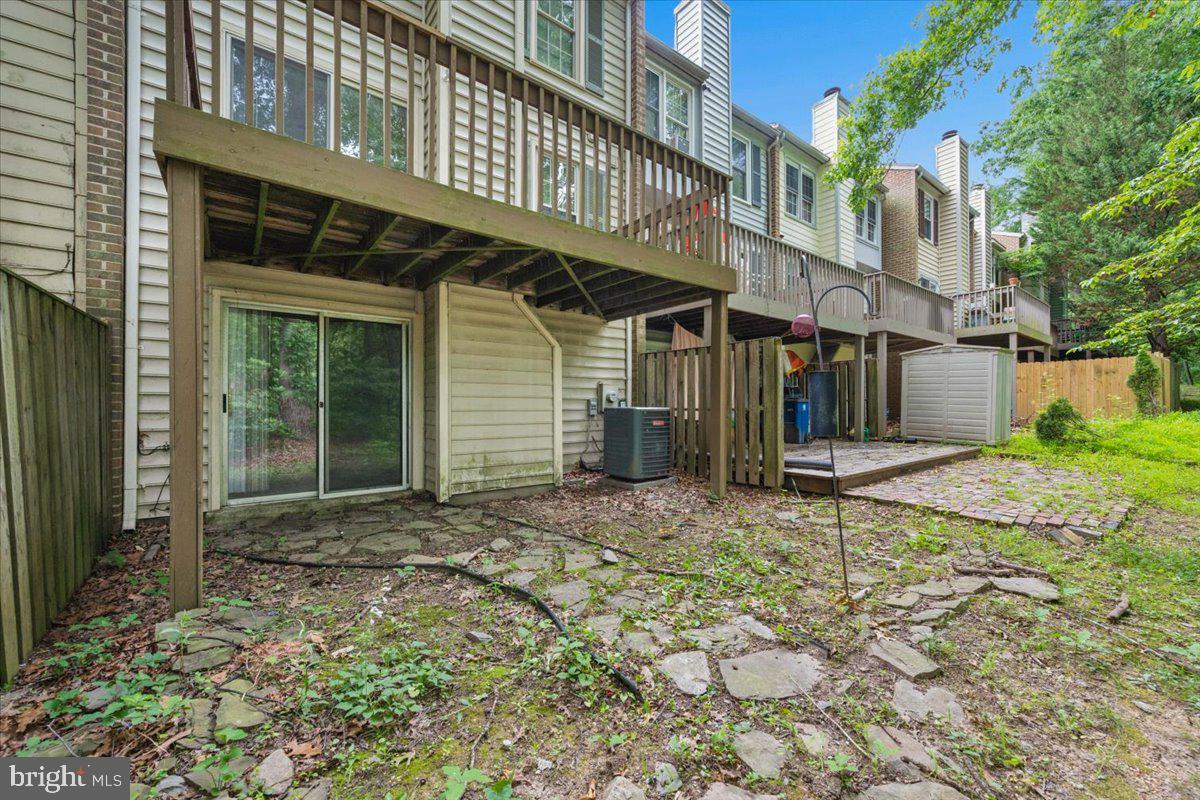 SHADOW OAK - Residential