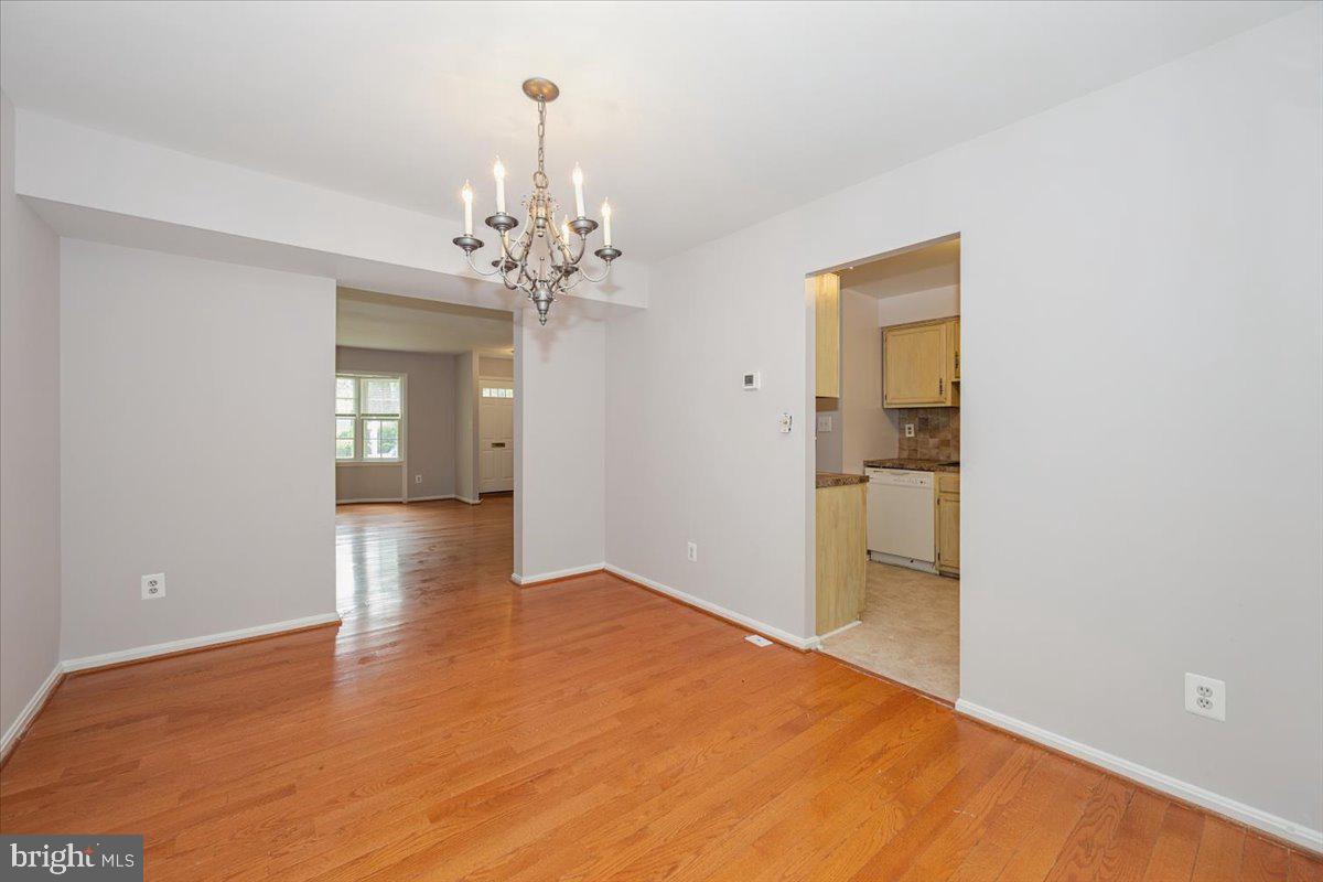 SHADOW OAK - Residential