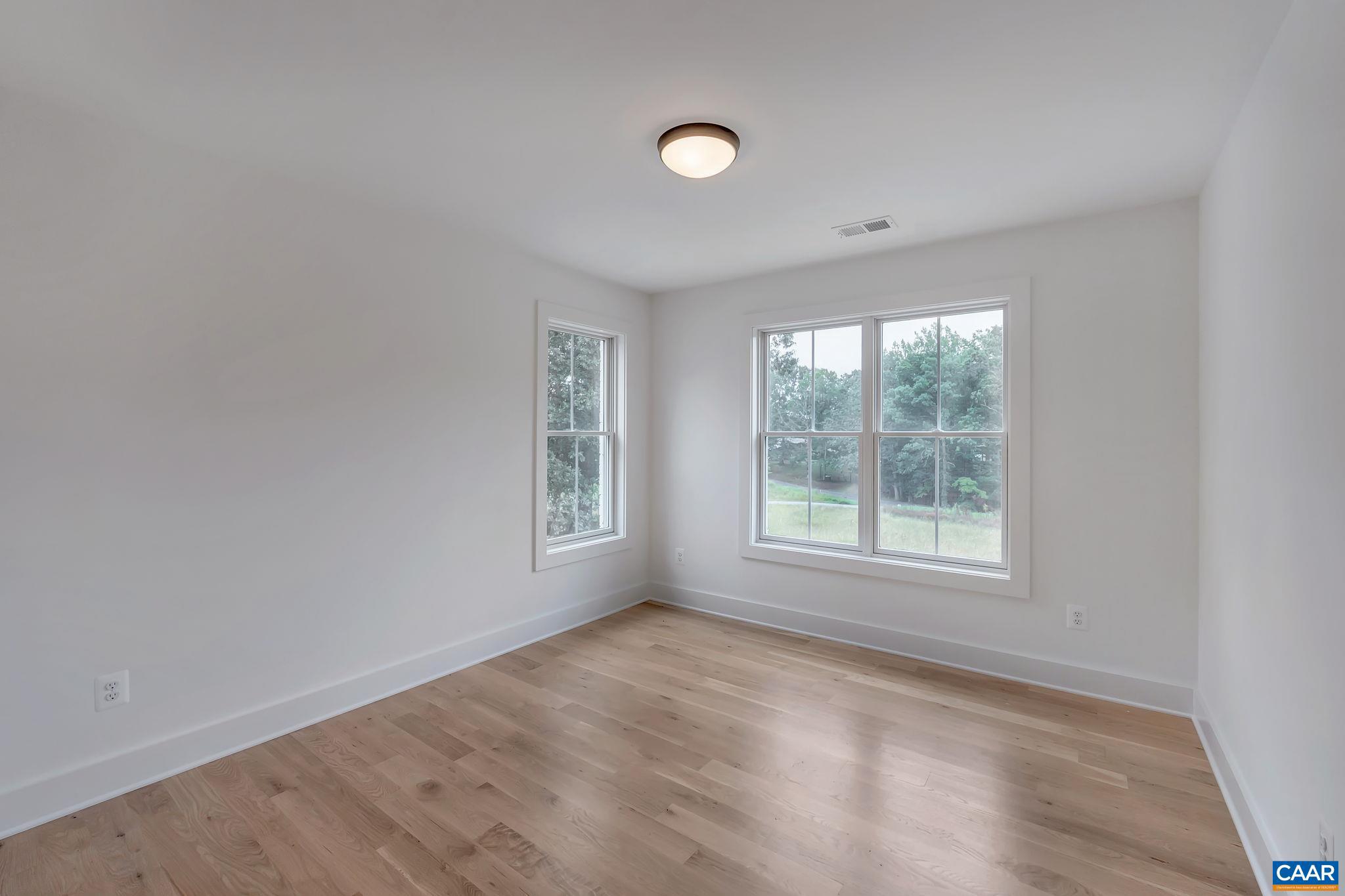 LOCHLYN HILL - Residential
