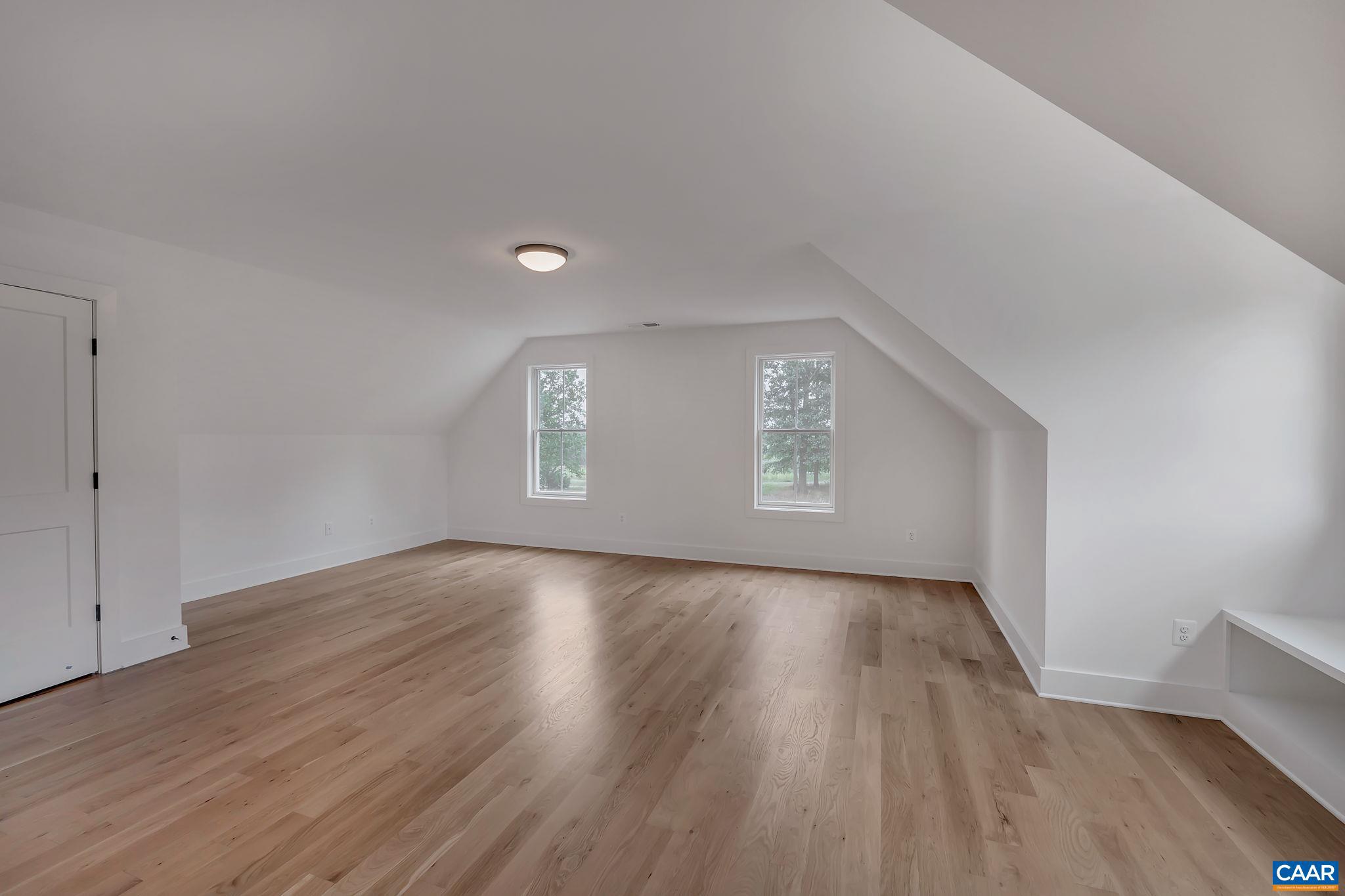 LOCHLYN HILL - Residential
