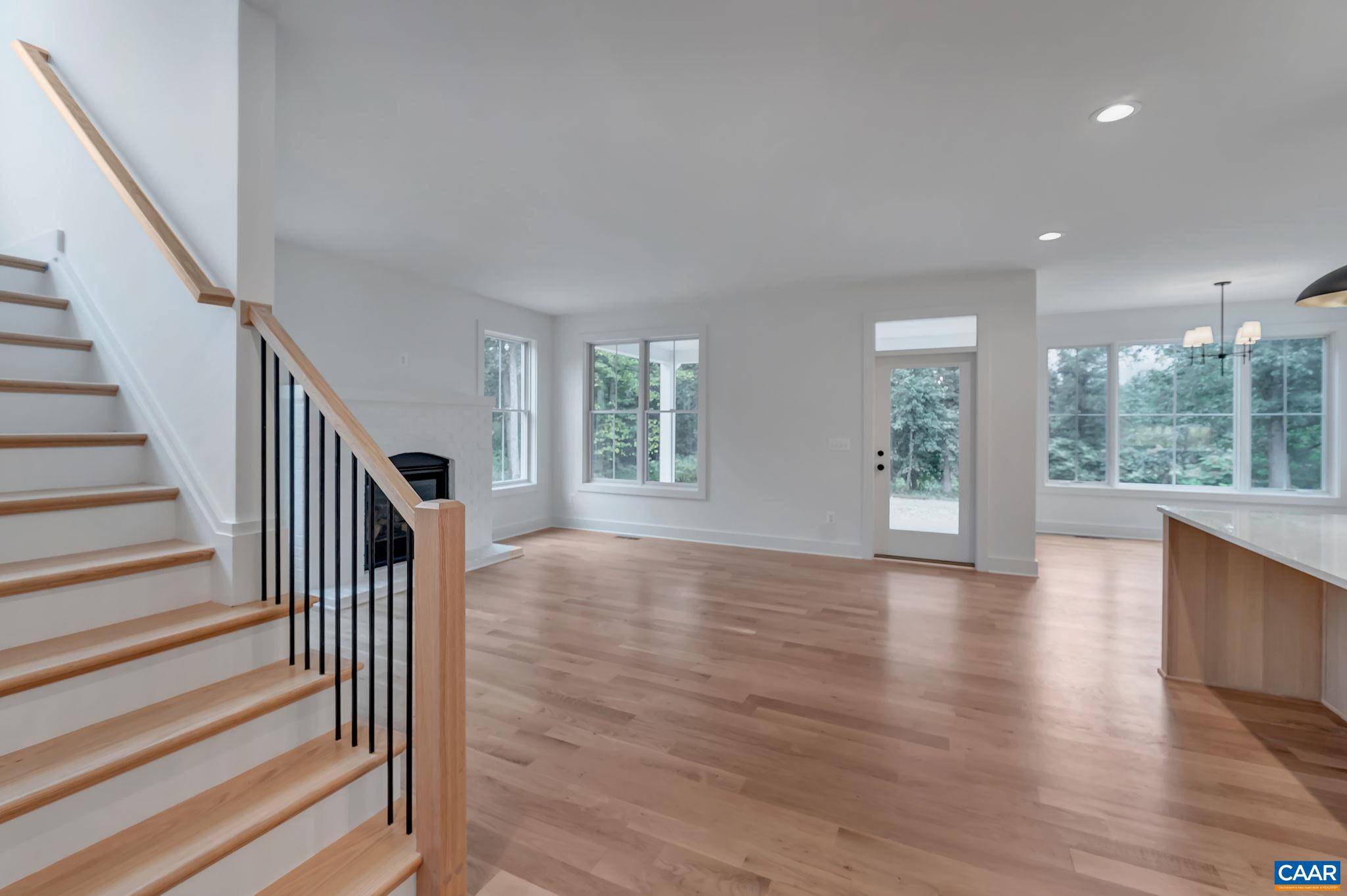 LOCHLYN HILL - Residential