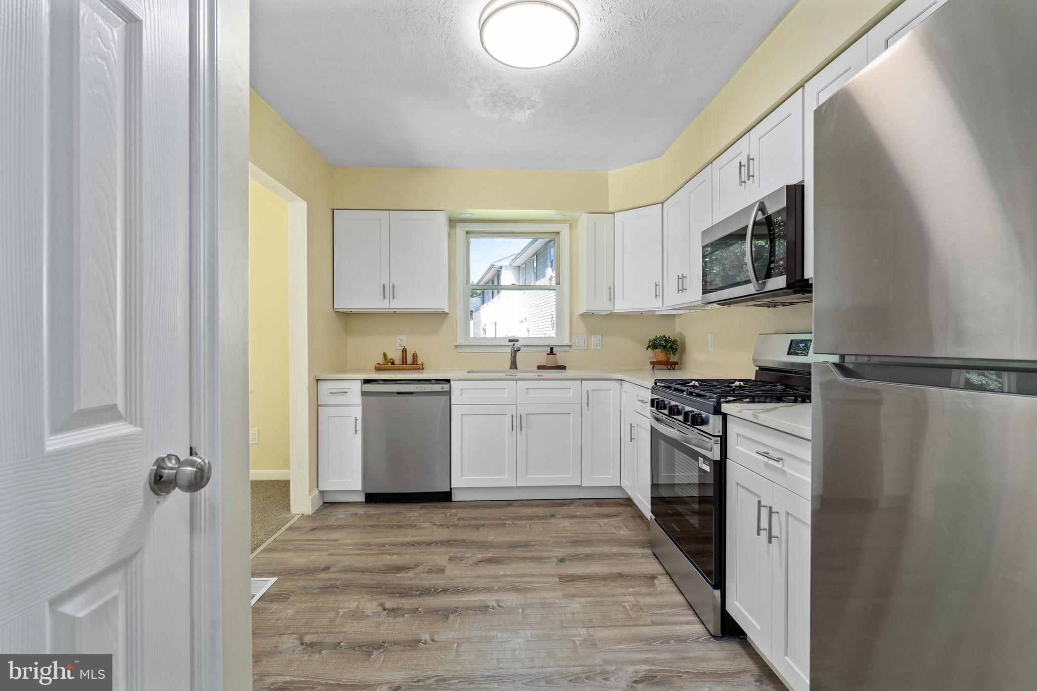 VILLAGE KNOLL - Residential