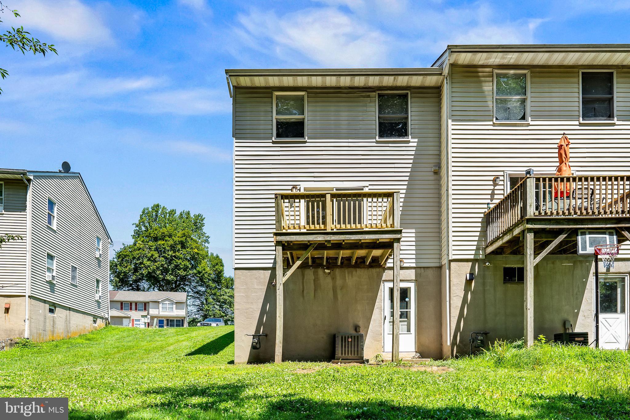 VILLAGE KNOLL - Residential