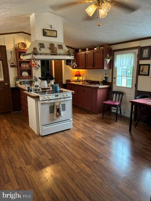COUNTRY ACRES GOLD - Residential