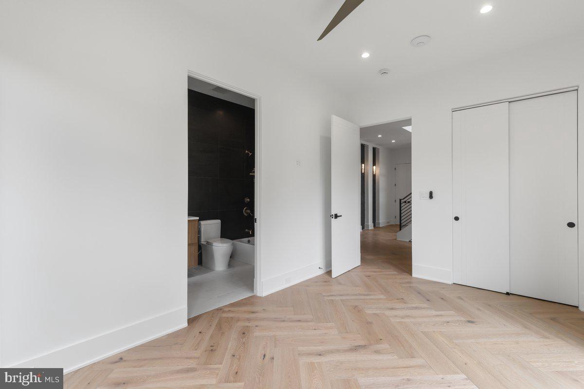 MARSHALL WOODS - Residential